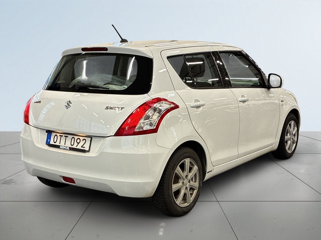 Suzuki Swift 1.3 DDiS 2013, kuva 6/24