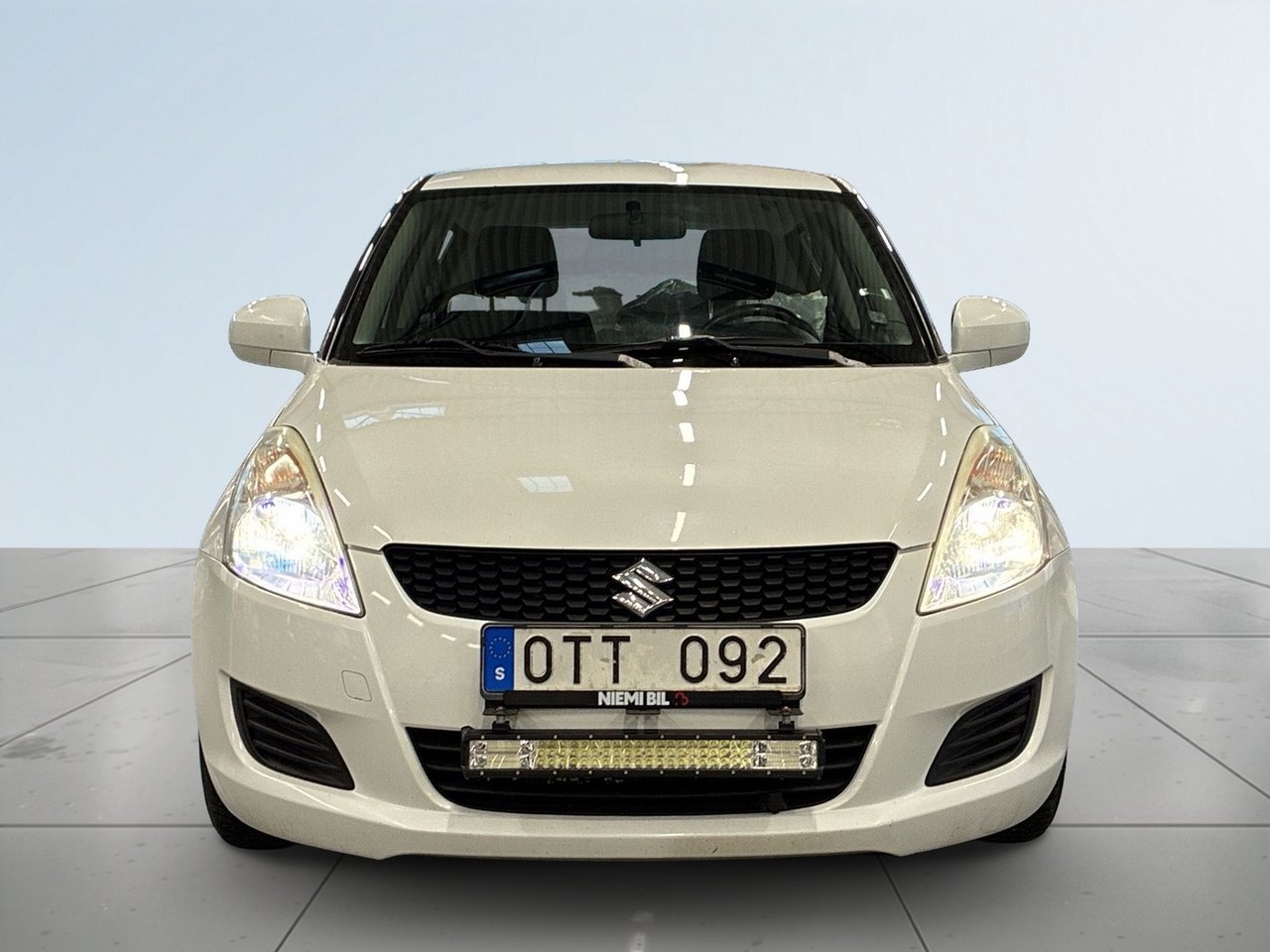 Suzuki Swift 1.3 DDiS 2013, kuva 2/24