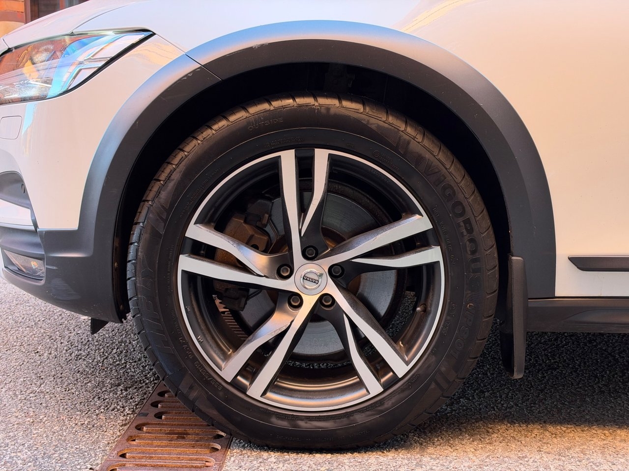 Volvo V90 Cross Country D4 Plus 2018, kuva 9/10