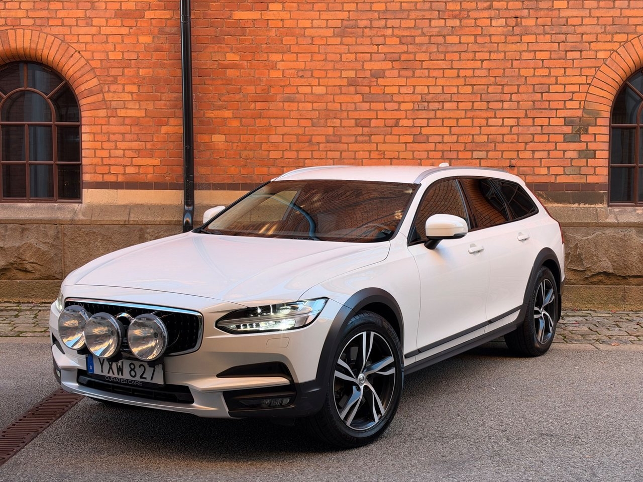 Volvo V90 Cross Country D4 Plus 2018, bild 2/10