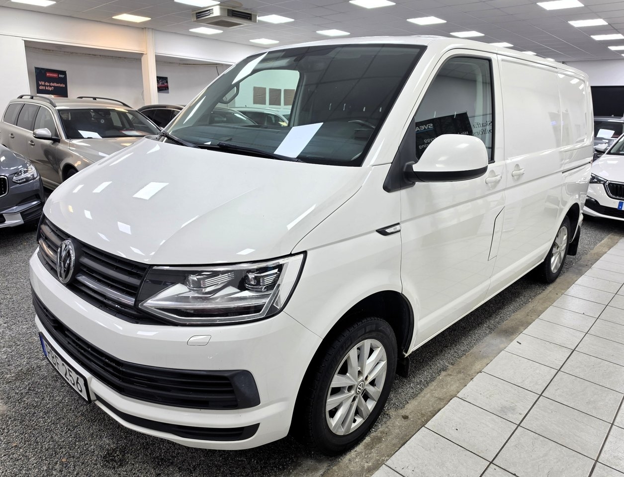 Volkswagen Transporter 2.0 TDI SCR 2018, bild 2/10