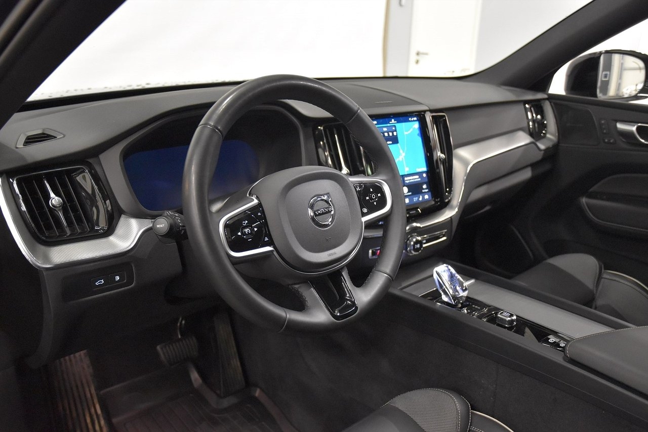 Volvo XC60 T6 Plus Dark 2025, bild 7/10