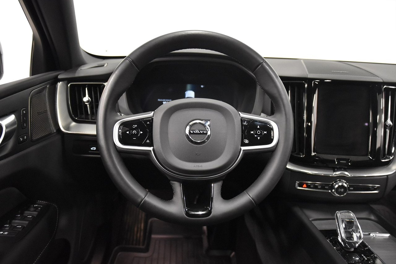 Volvo XC60 T6 Plus Dark 2025, bild 2/10