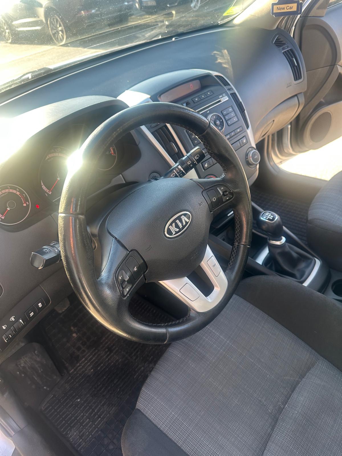 Kia Ceed 1.6 2010, bild 6/7