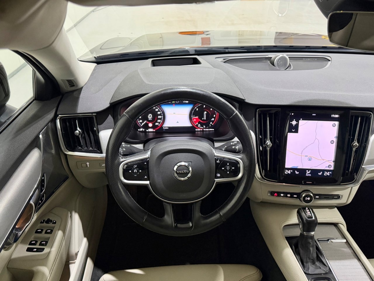 Volvo V90 Cross Country D5 2017, photo 10/10