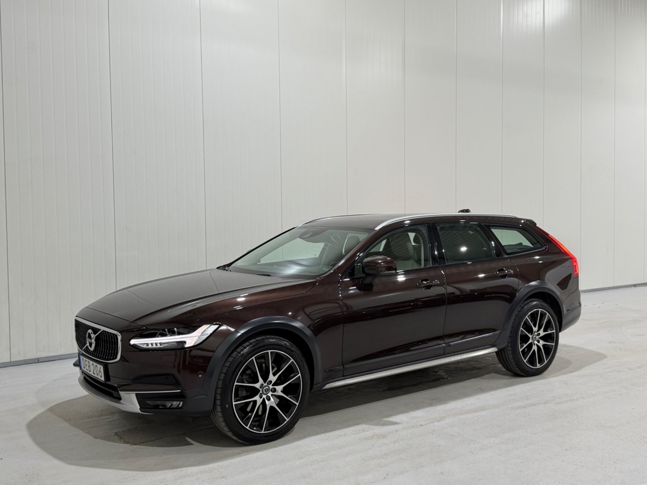 Volvo V90 Cross Country D5