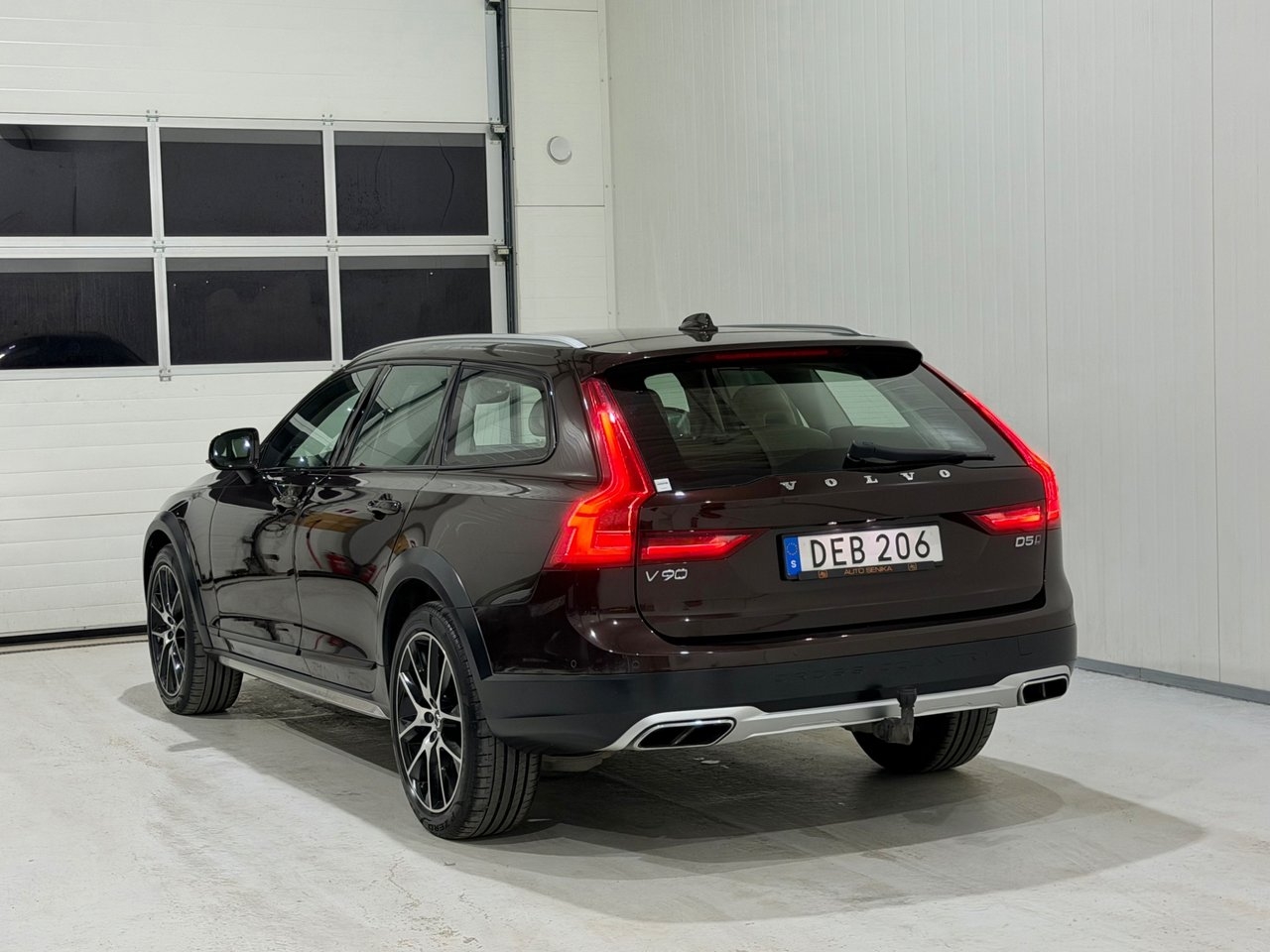 Volvo V90 Cross Country D5 2017, bild 2/10