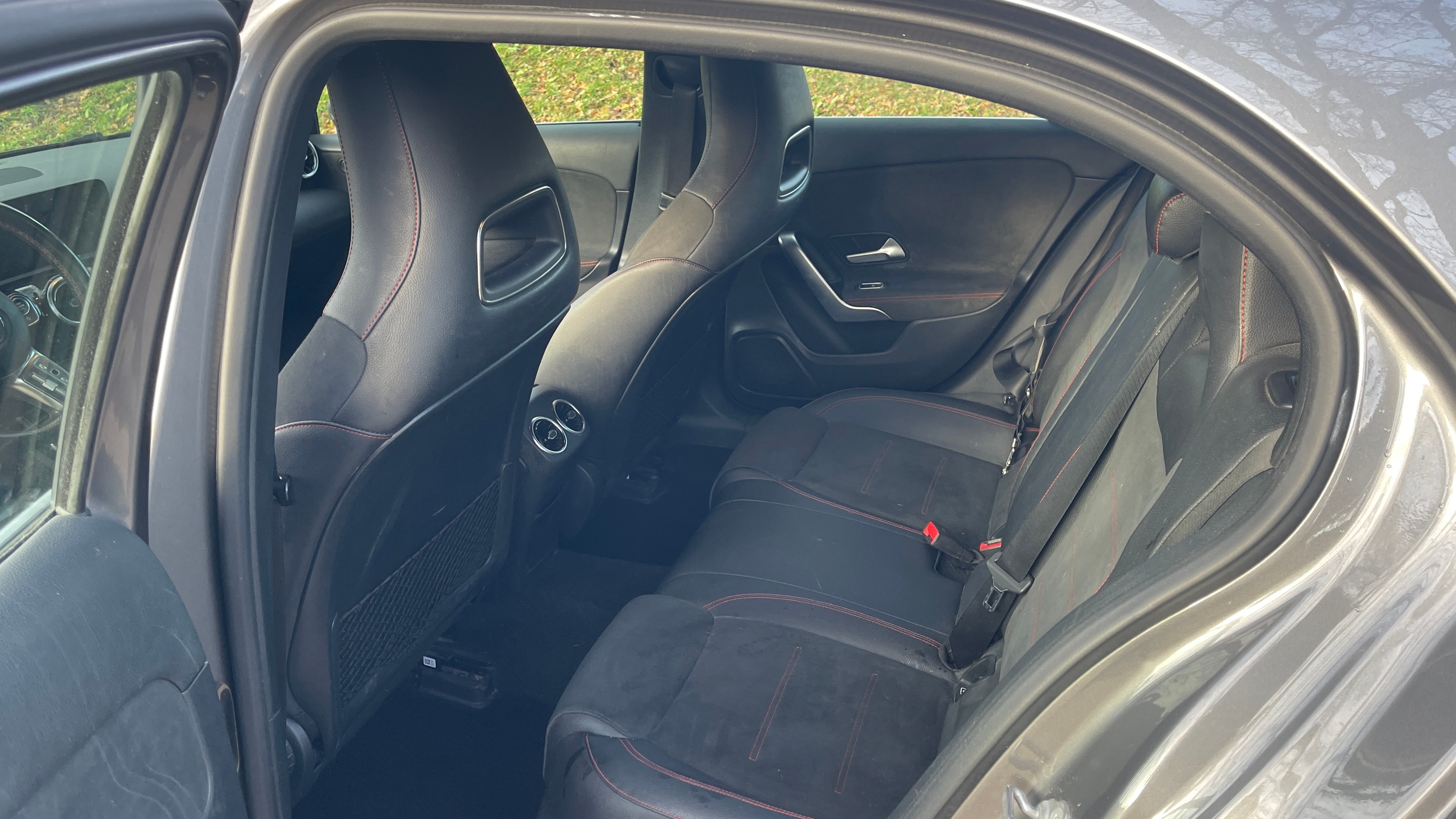 Mercedes-Benz A 180 d 2020, bild 3/6