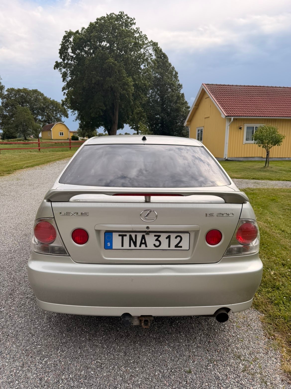 Lexus IS 200 2002, photo 3/10