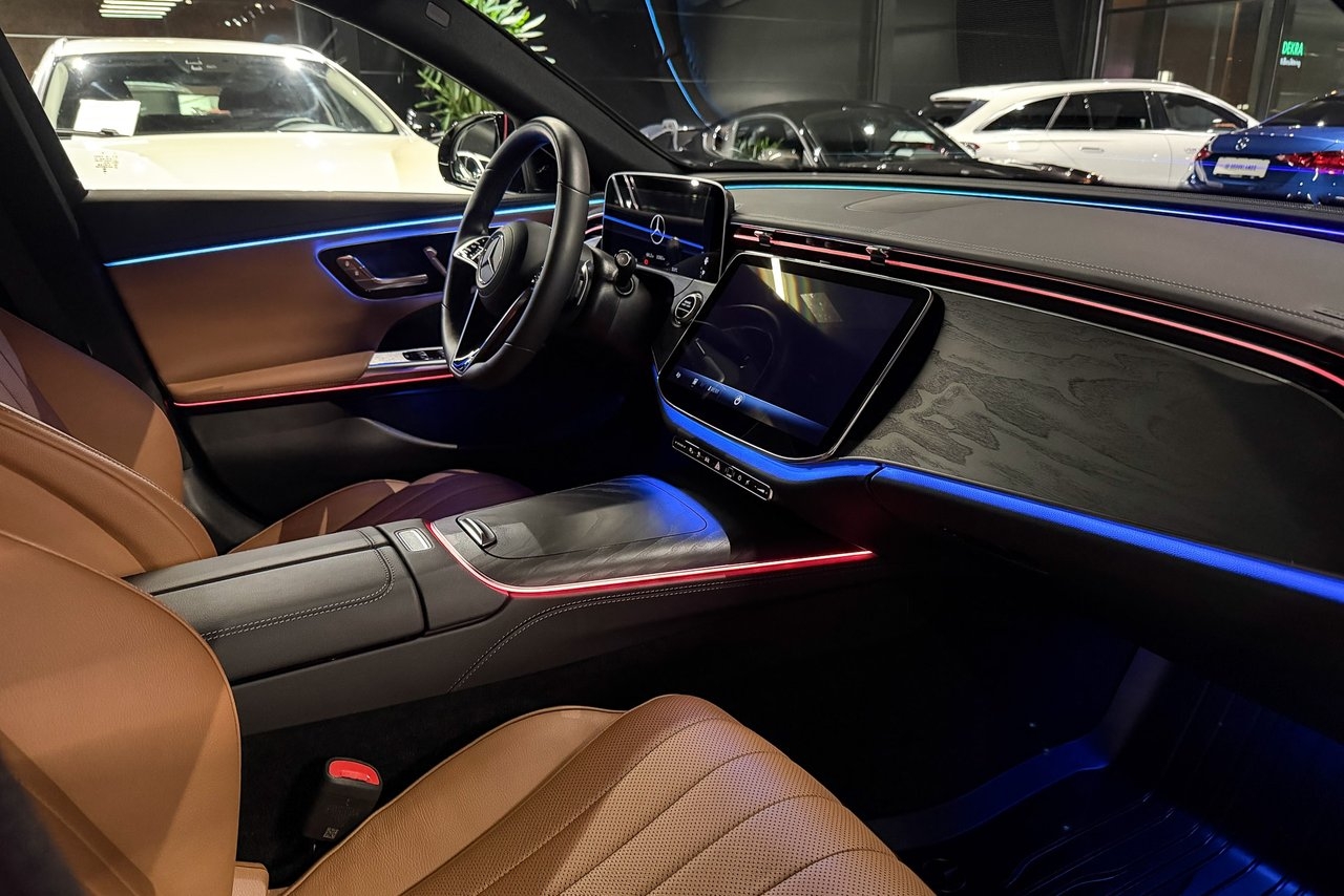 Mercedes-Benz E 300 de All-Terrain 2026, photo 10/10
