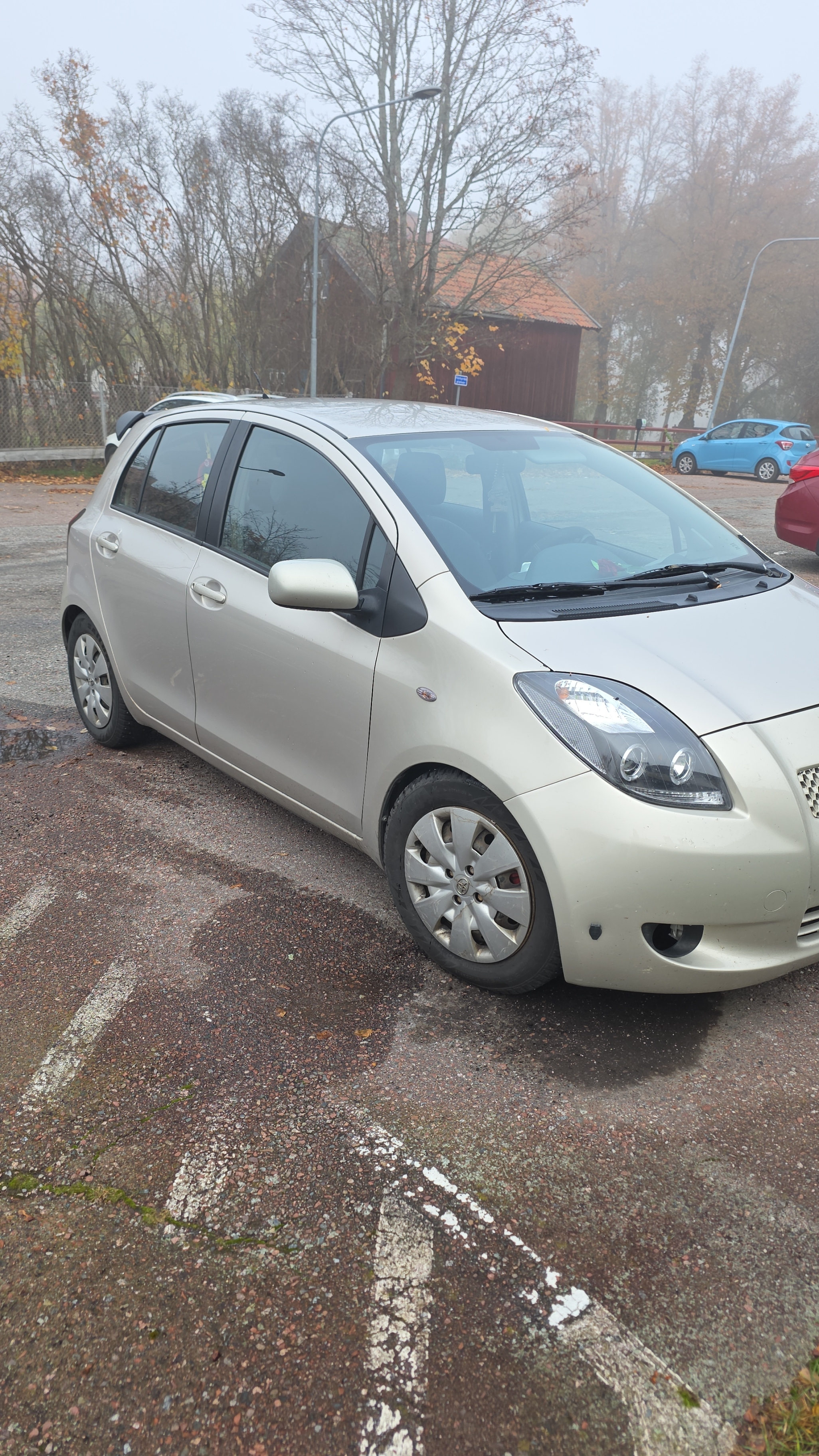 Toyota Yaris 1.33 2009, bild 3/5