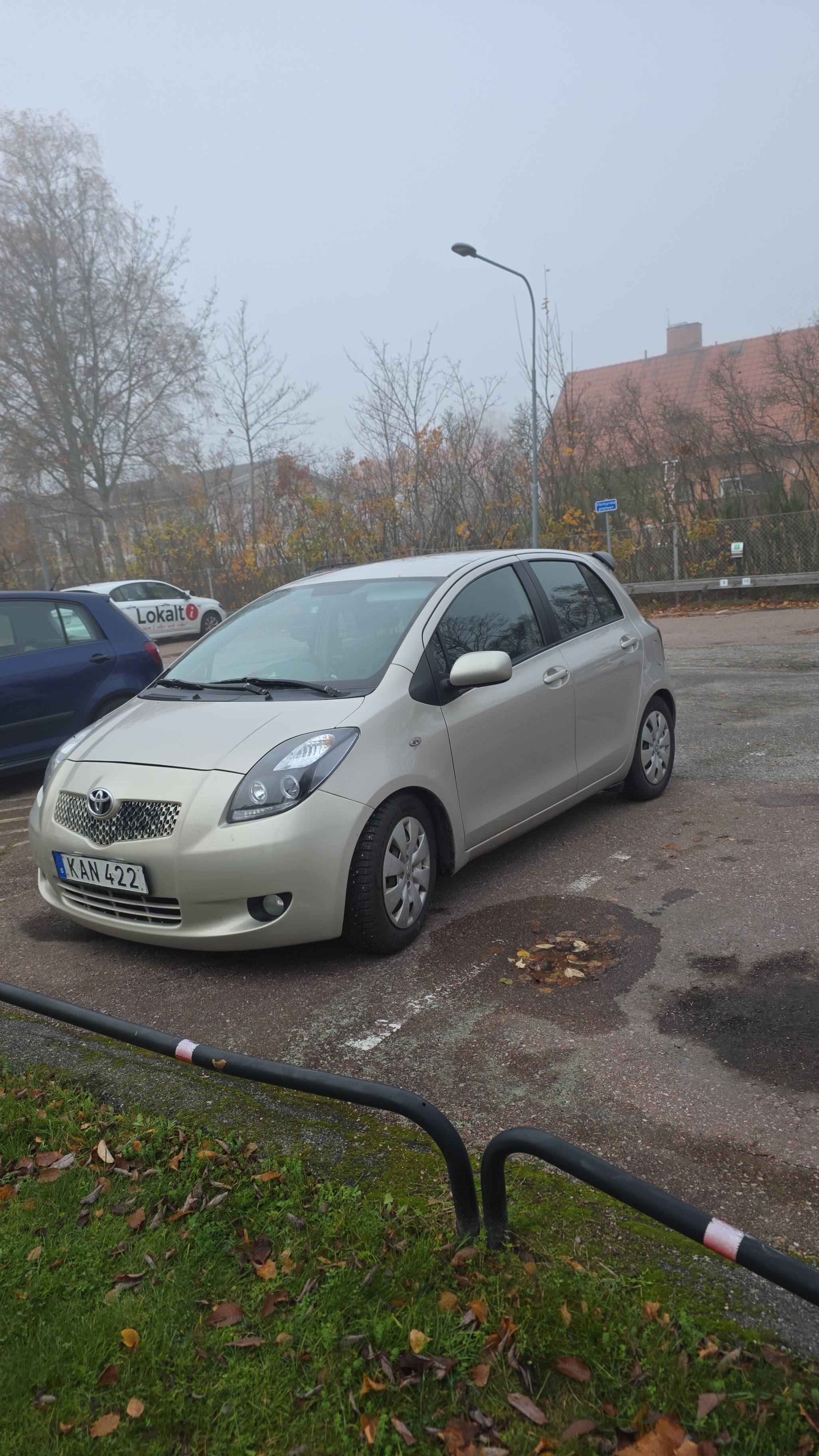 Toyota Yaris 1.33 2009, bild 2/5