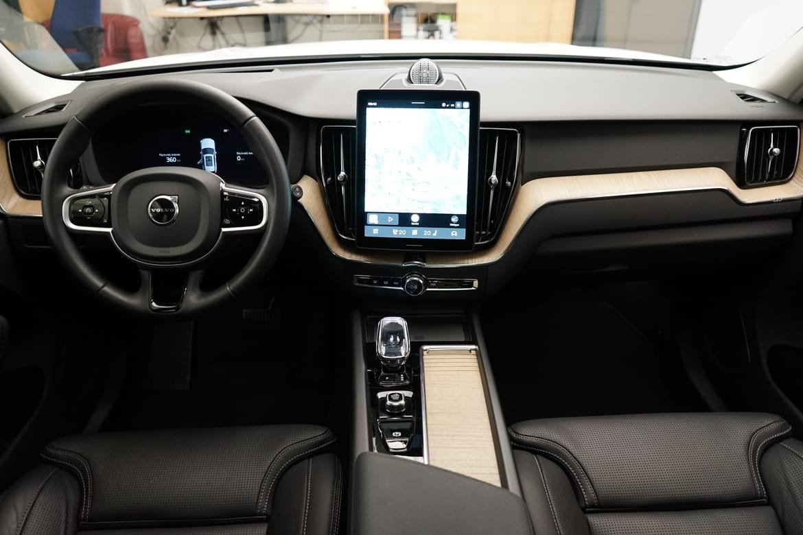 Volvo XC60 T6 Plus Dark Nordic 2026, bild 6/10