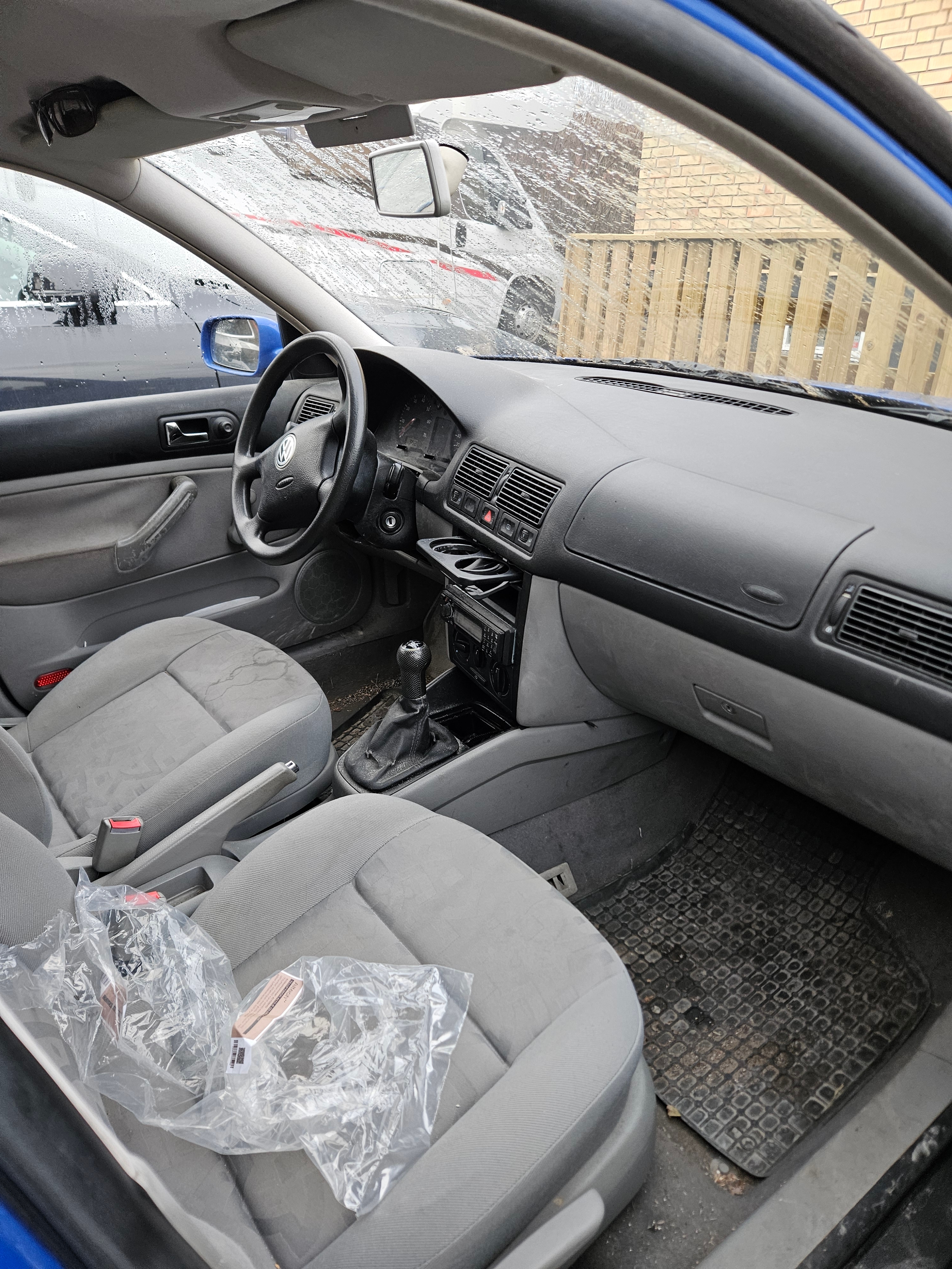 Volkswagen Golf 1.6 2000, bild 2/7