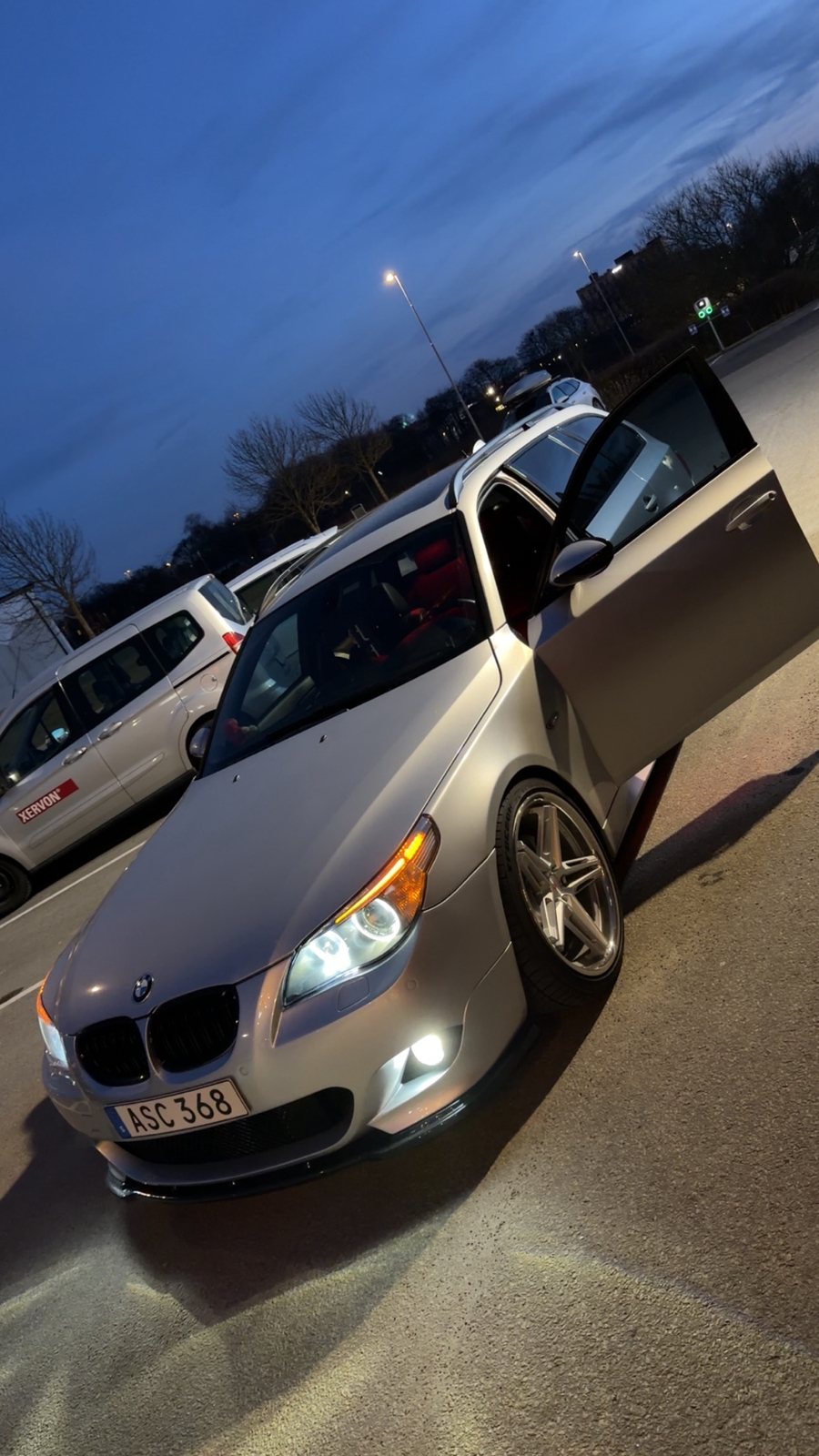 BMW 545 2005, bild 2/6