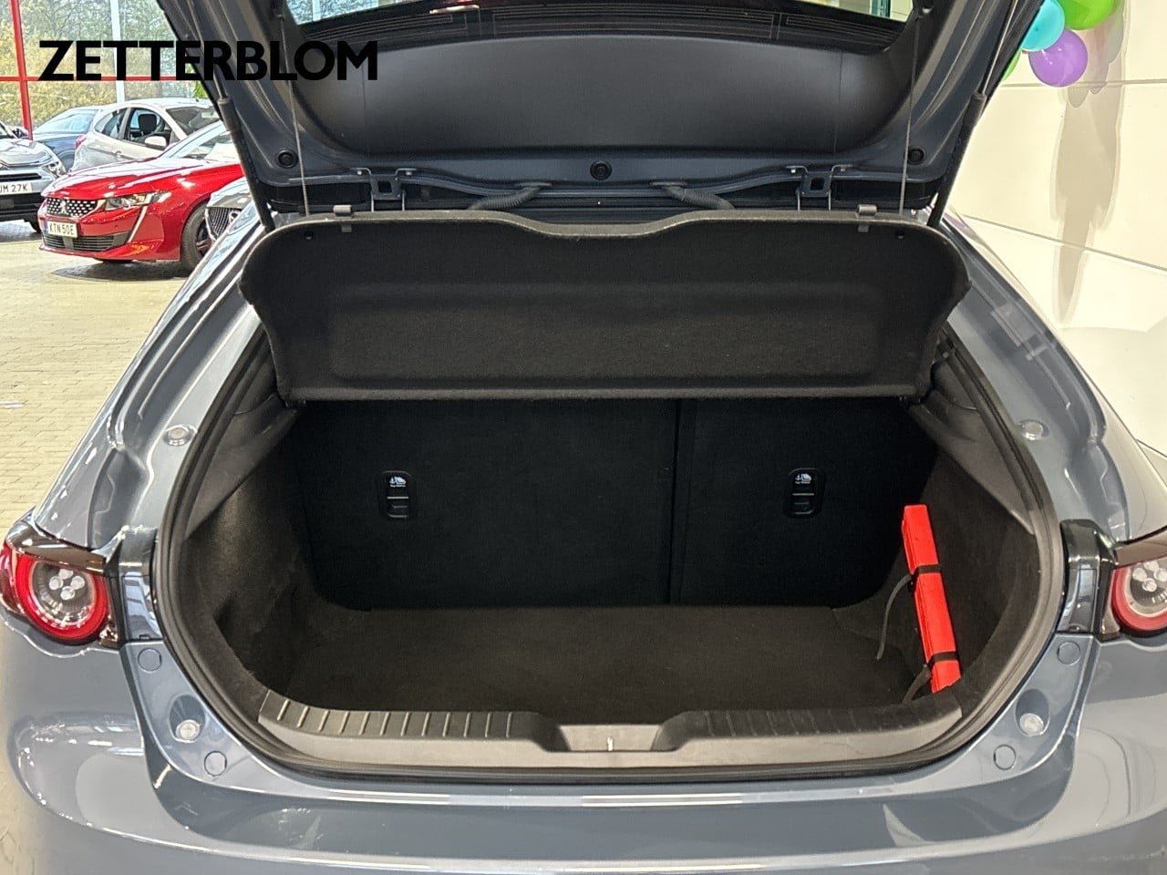 Mazda 3 2.0 e-SKYACTIV-G Hybrid 2020, bild 6/10