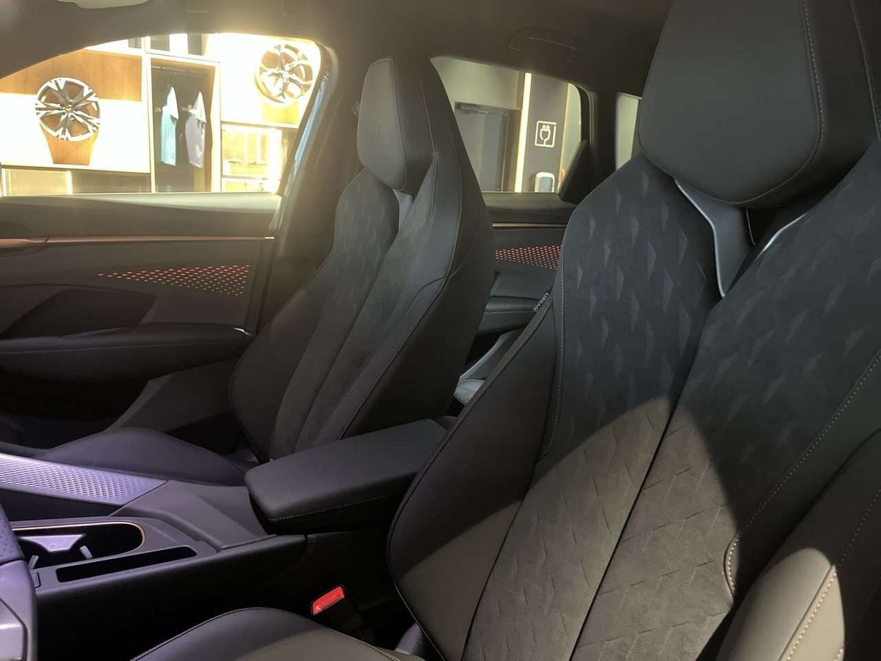 Cupra Terramar 1.5 eTSI 2026, bild 6/7