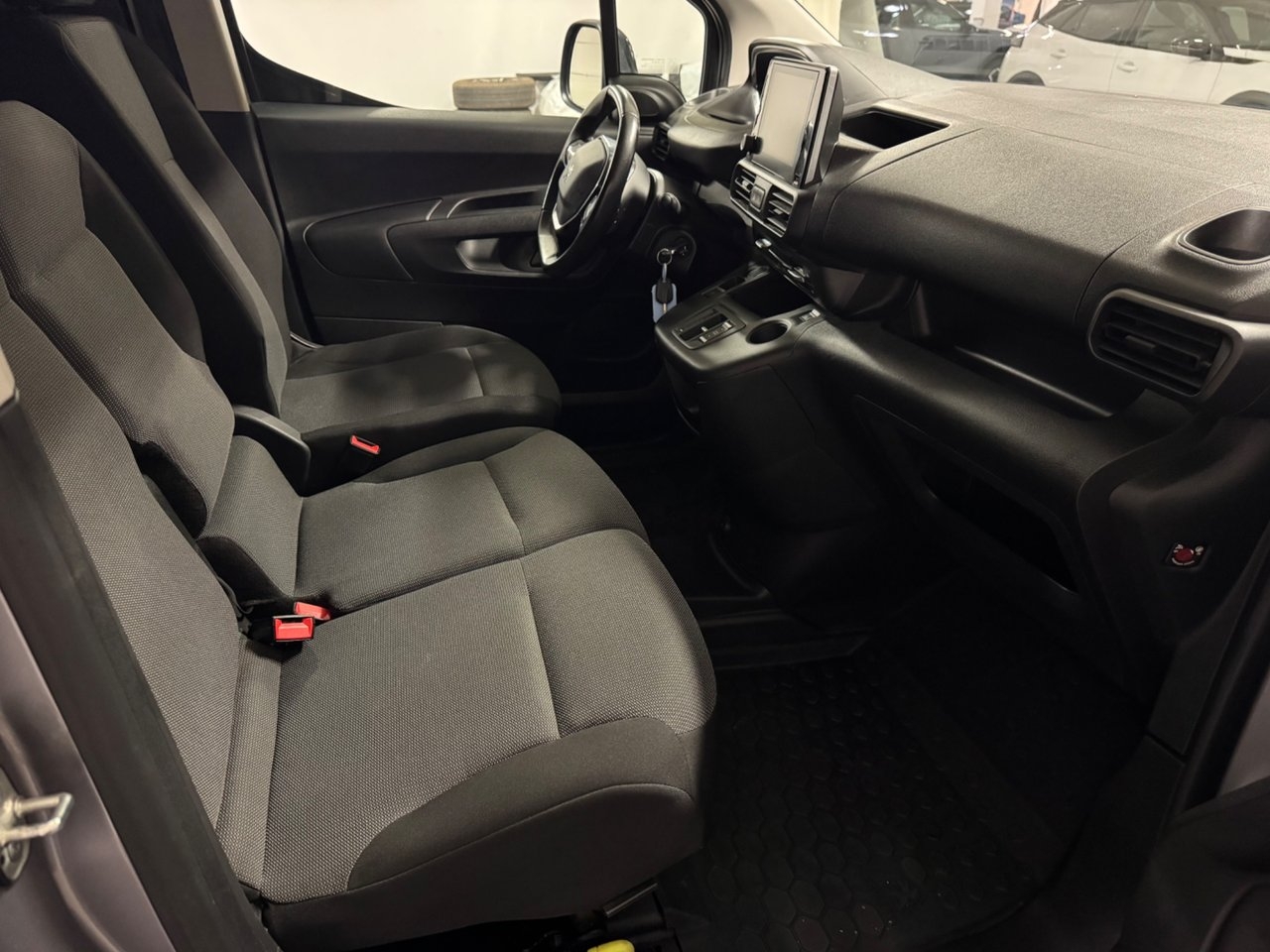 Peugeot e-Partner 50 kWh 2021, bild 6/9