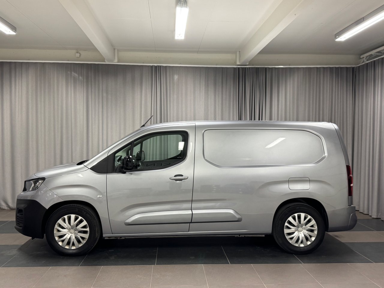 Peugeot e-Partner 50 kWh 2021, bild 2/9