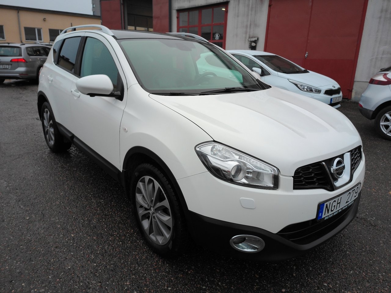 Nissan Qashqai 2.0 2013, bild 2/10