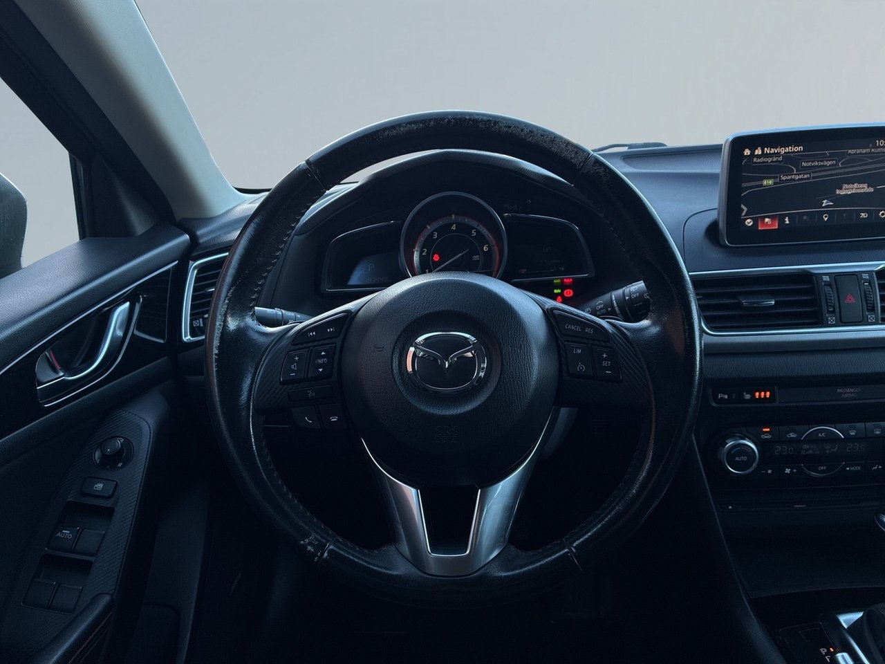 Mazda 3 SKYACTIV-D 150 2015, kuva 9/10