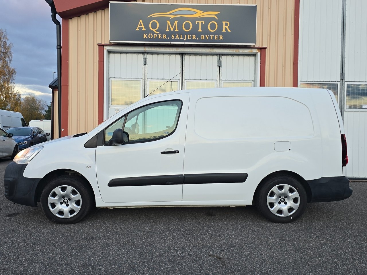 Peugeot Partner BlueHDi 100 2018, bild 3/10