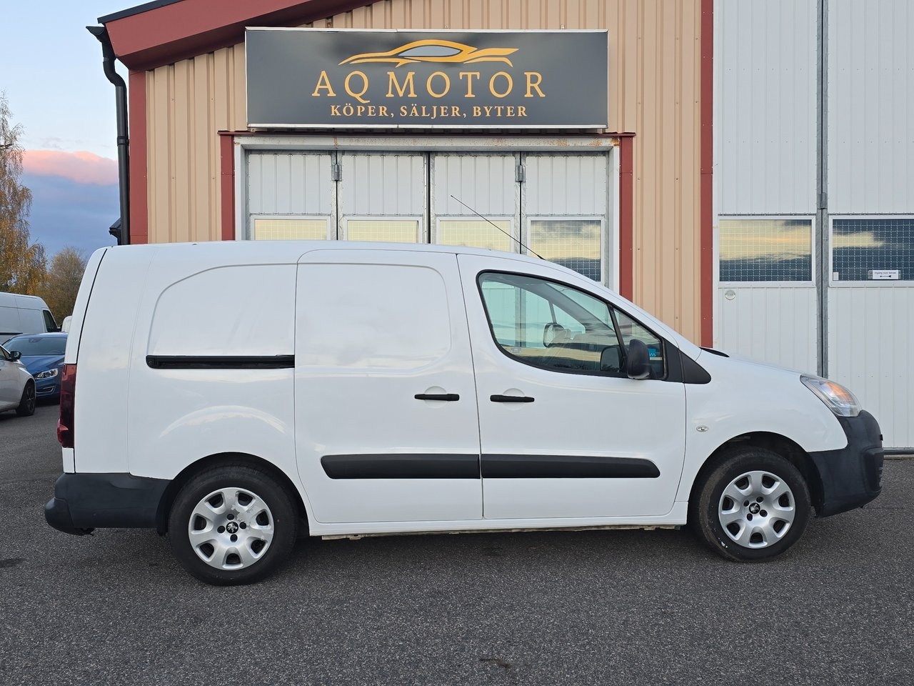 Peugeot Partner BlueHDi 100 2018, bild 4/10