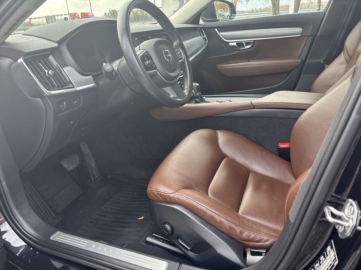 Volvo V90 T4 Momentum 2019, bild 6/7
