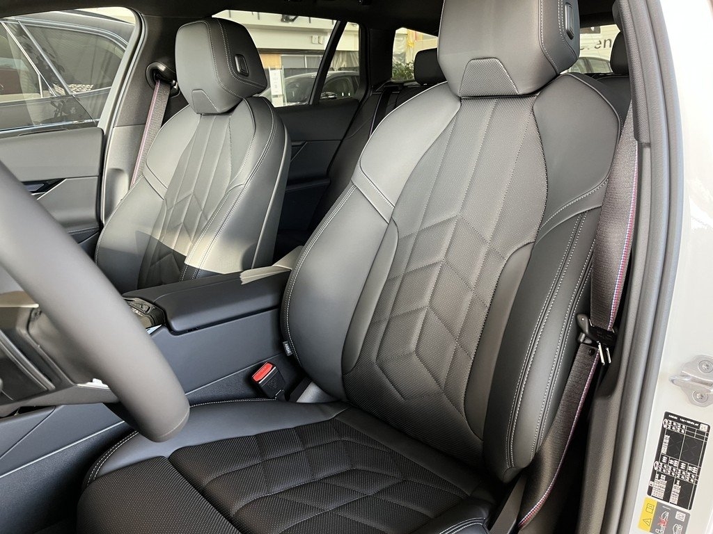 BMW 530 M Sport 2027, photo 7/10