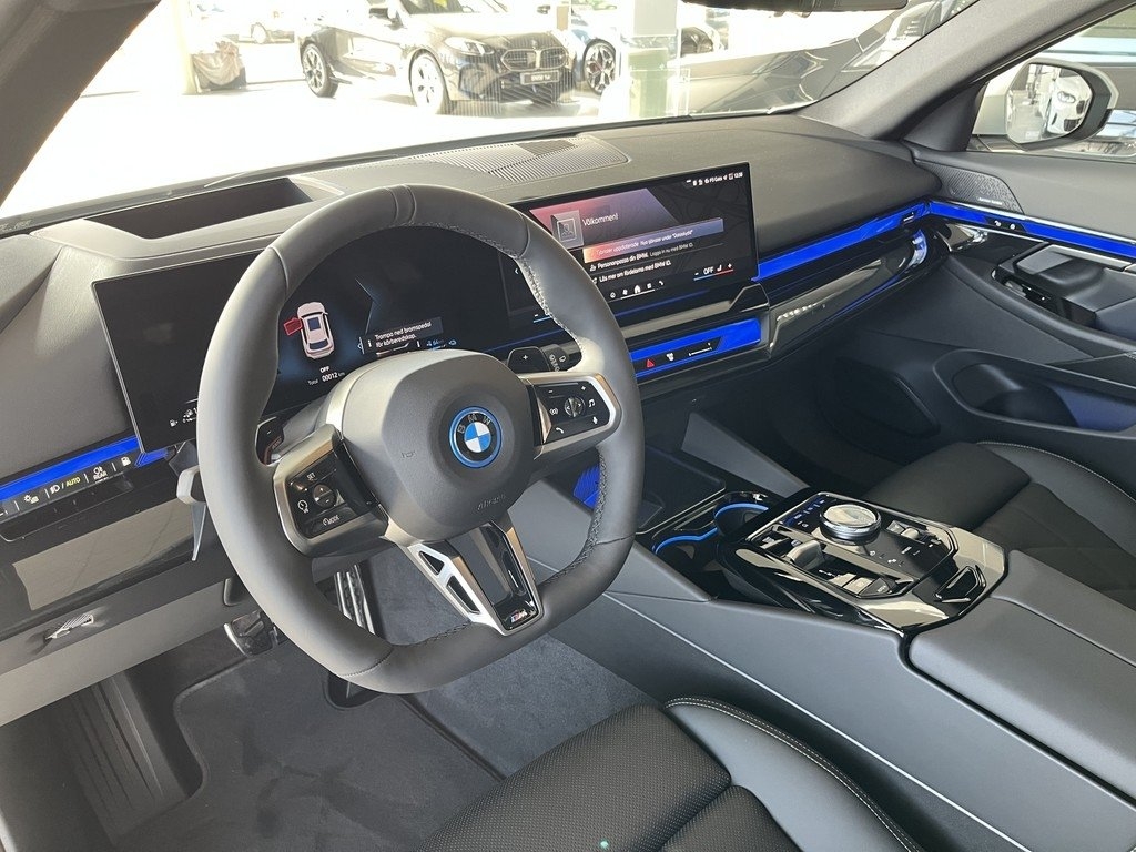 BMW 530 M Sport 2027, photo 6/10