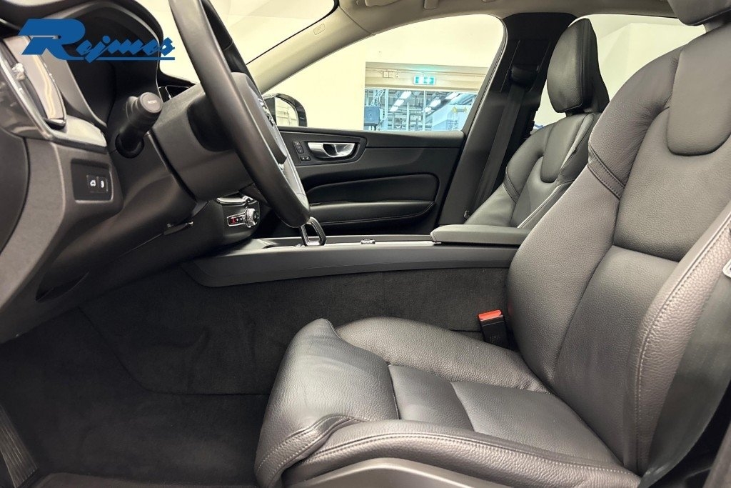 Volvo XC60 Plus Dark 2025, bild 6/10