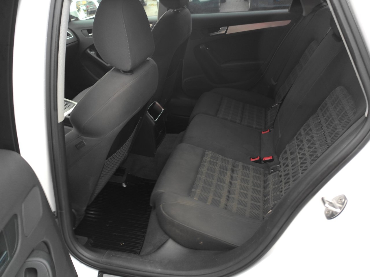 Audi A4 2.0 TDI 2015, bild 6/10
