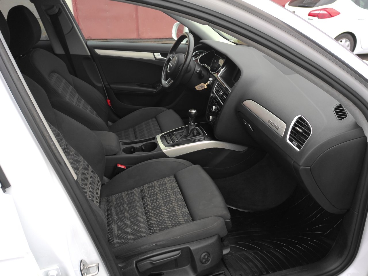Audi A4 2.0 TDI 2015, bild 7/10