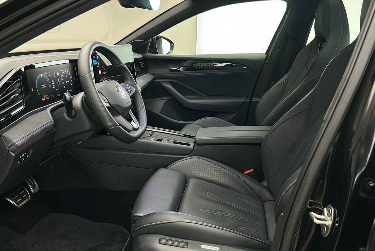 Volkswagen Passat 1.5 eHybrid R-Line 2026, kuva 10/10