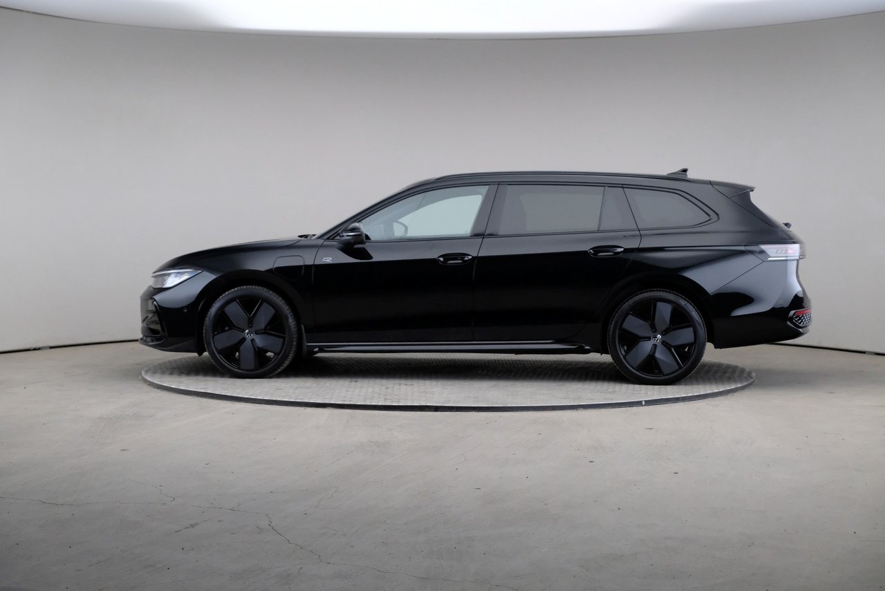 Volkswagen Passat 1.5 eHybrid R-Line 2026, photo 4/10