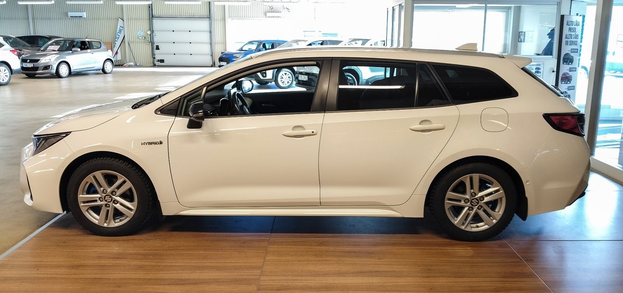 Suzuki Swace 1.8 Hybrid 2021, bild 2/8