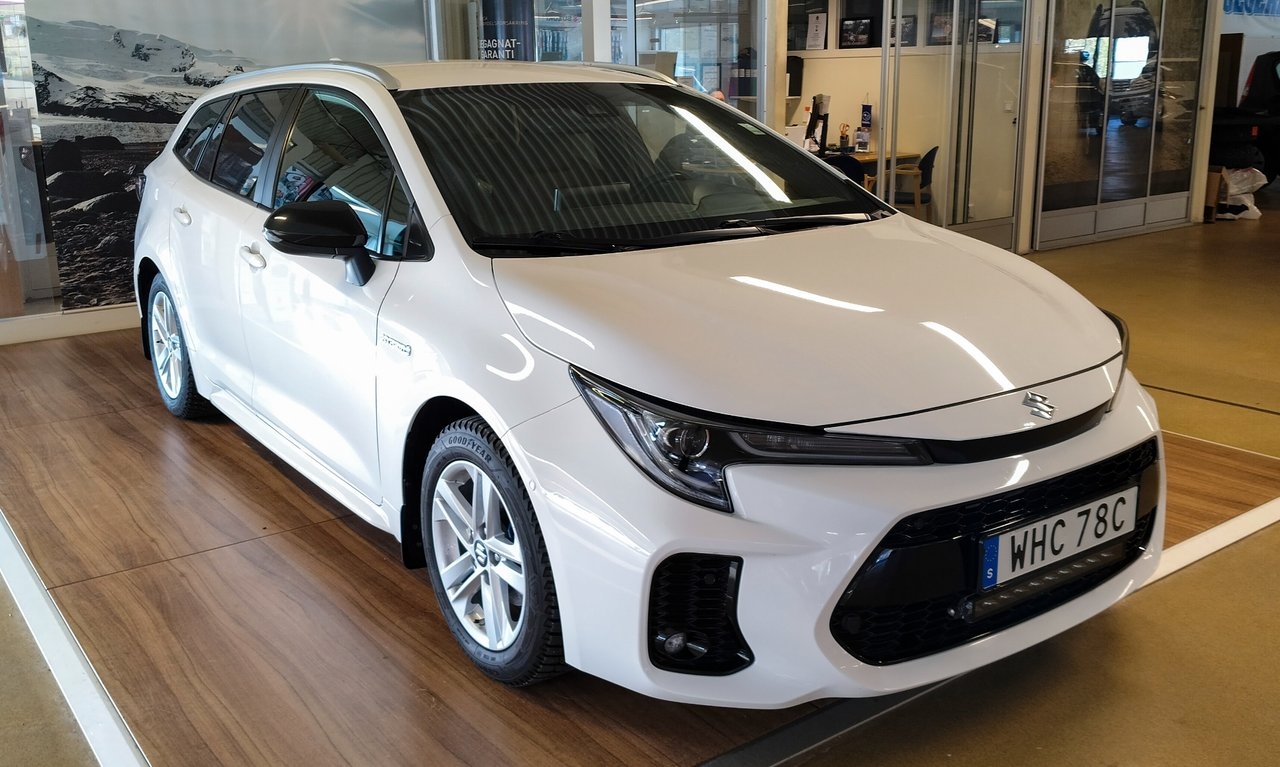 Suzuki Swace 1.8 Hybrid 2021, bild 6/8