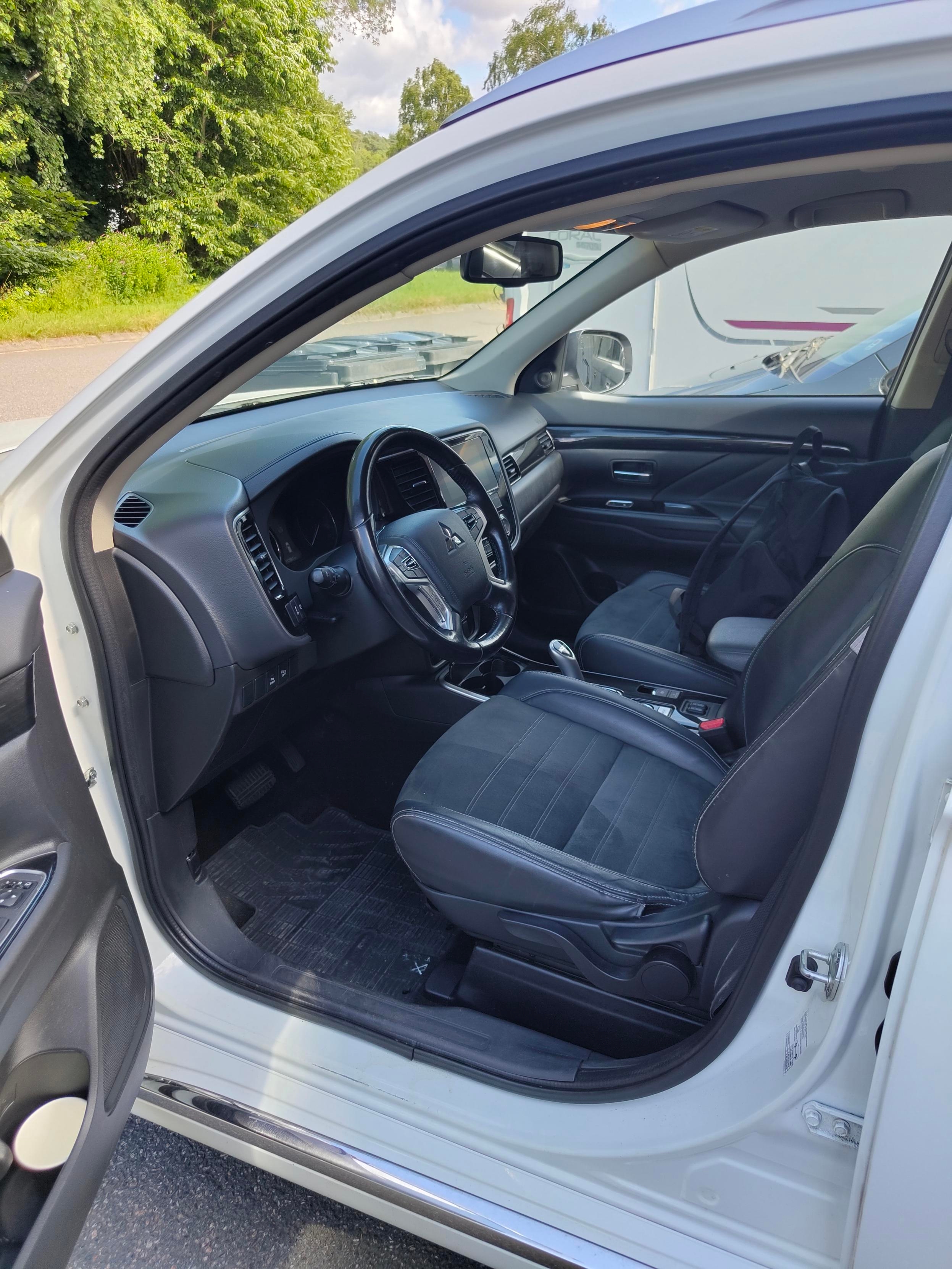 Mitsubishi Outlander 2017, bild 4/6