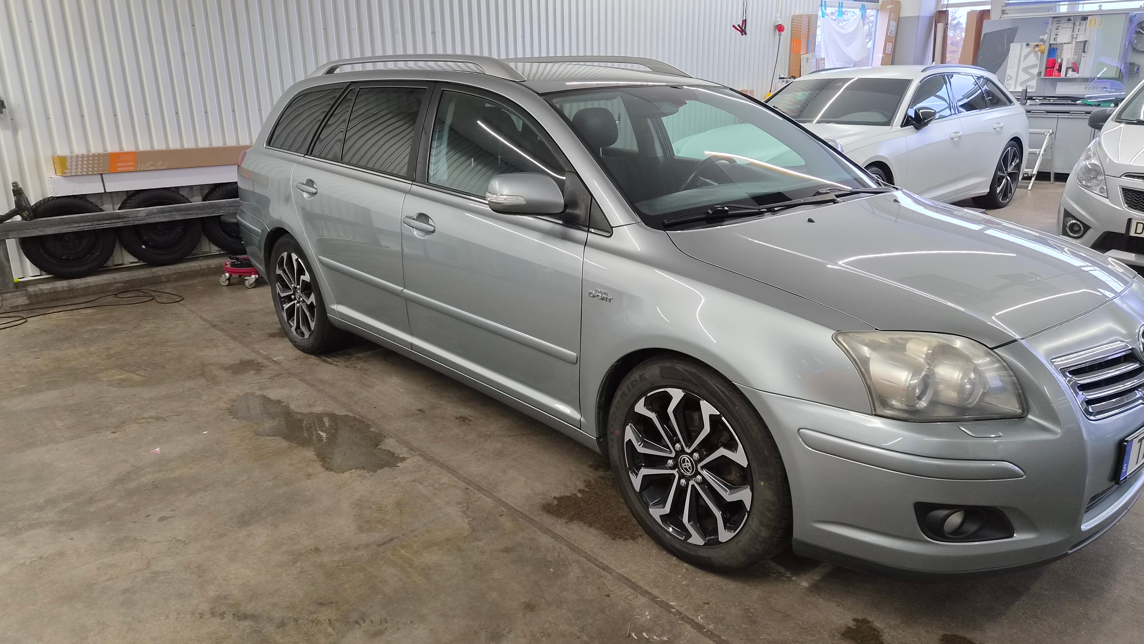 Toyota Avensis 2.2 D-CAT 2008, bild 2/10