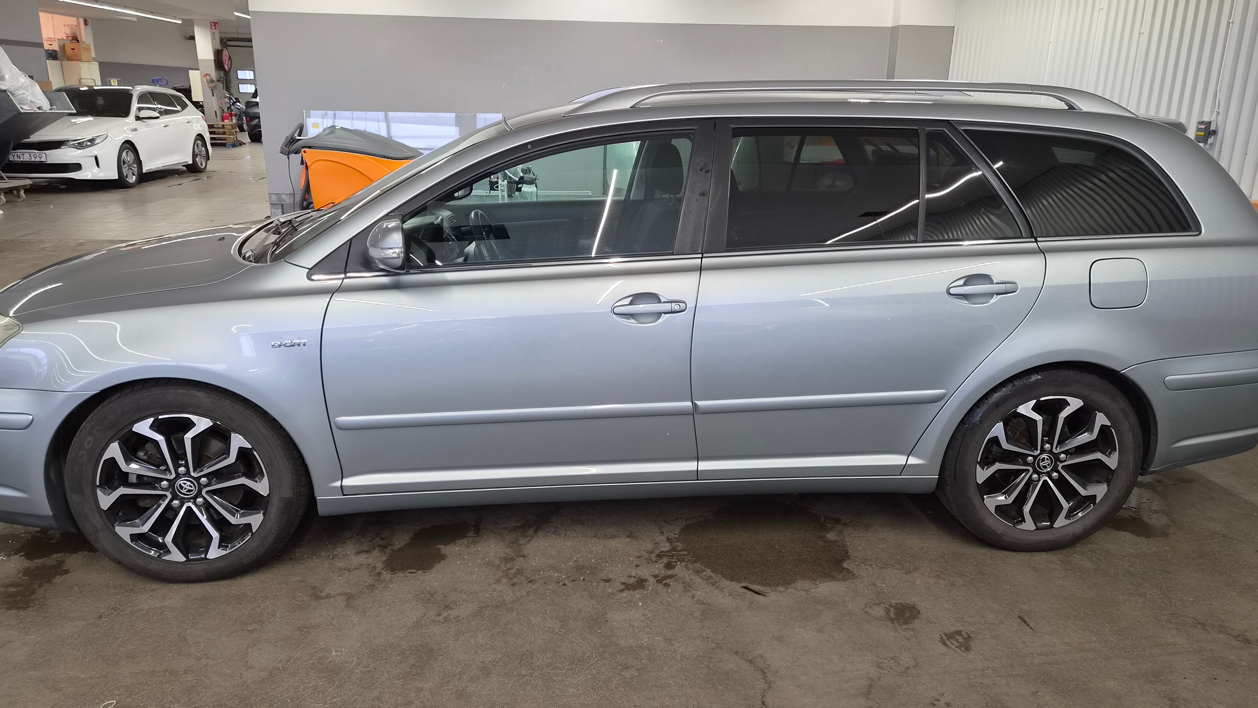Toyota Avensis 2.2 D-CAT 2008, bild 4/10