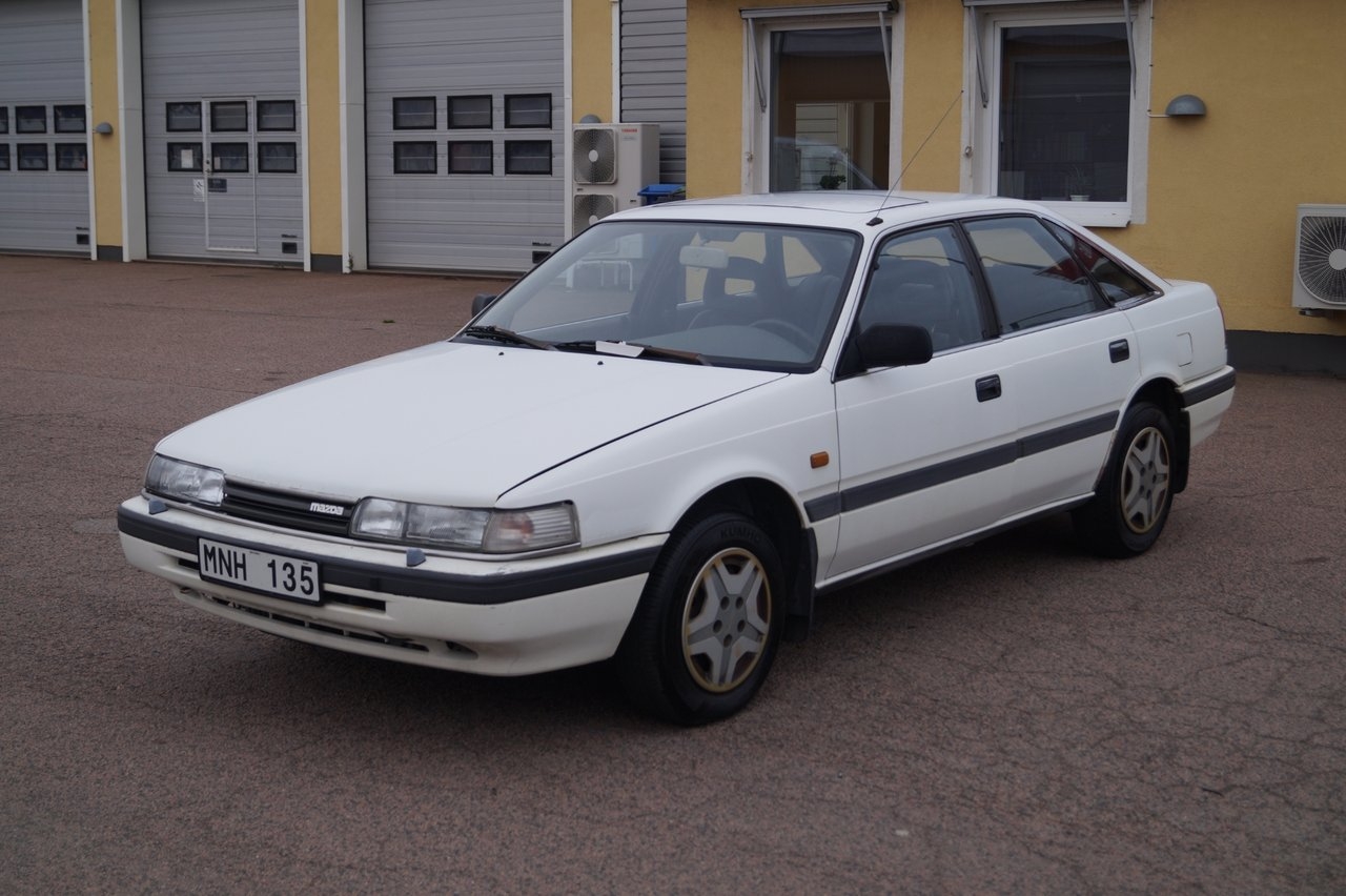 Mazda 626 2.2i 12V 1989, bild 2/10
