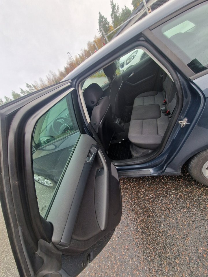 Audi A3 1.6 2009, bild 7/8