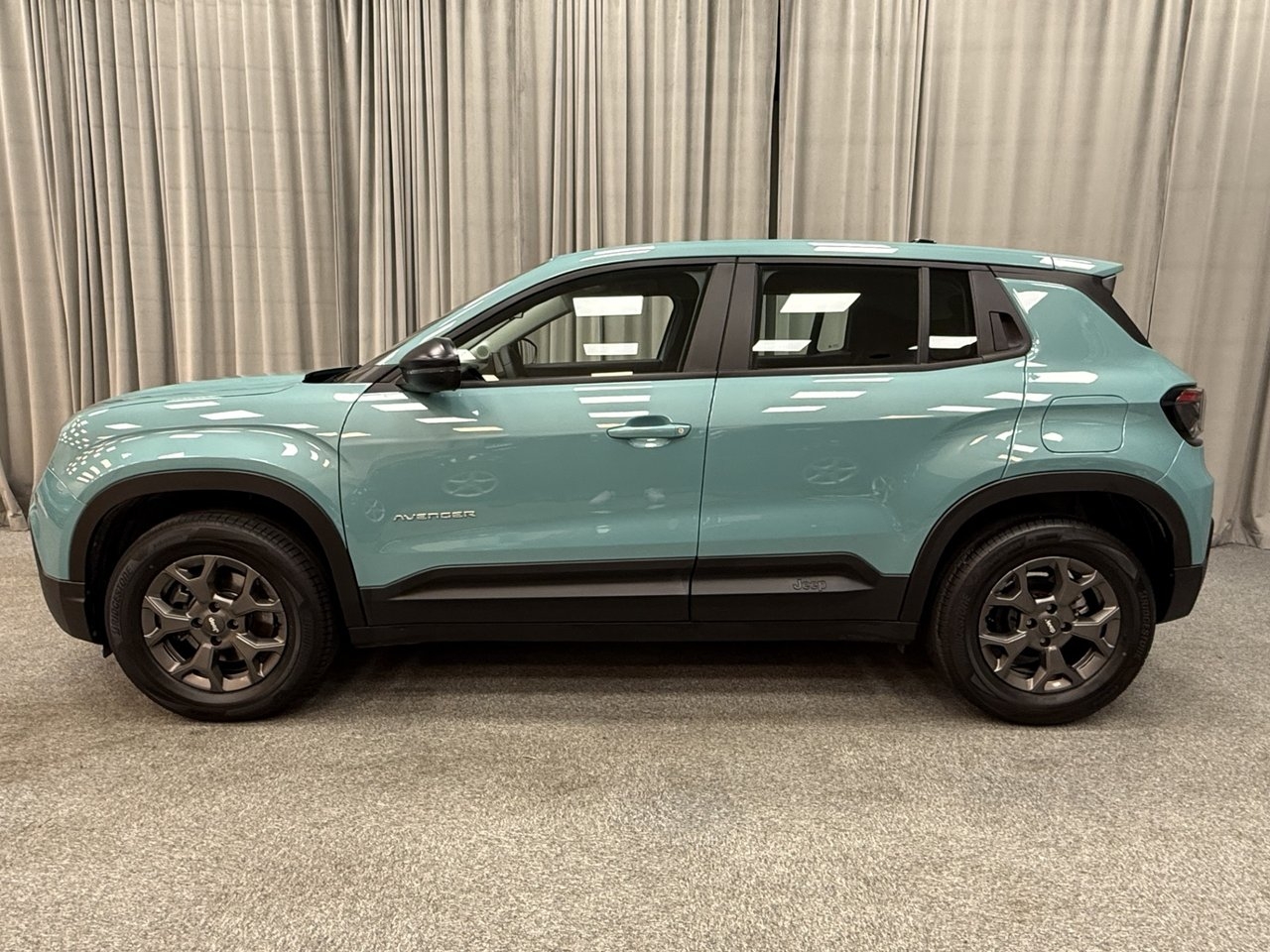 Jeep Avenger 1.2 e-Hybrid Longitude 2024, bild 2/10