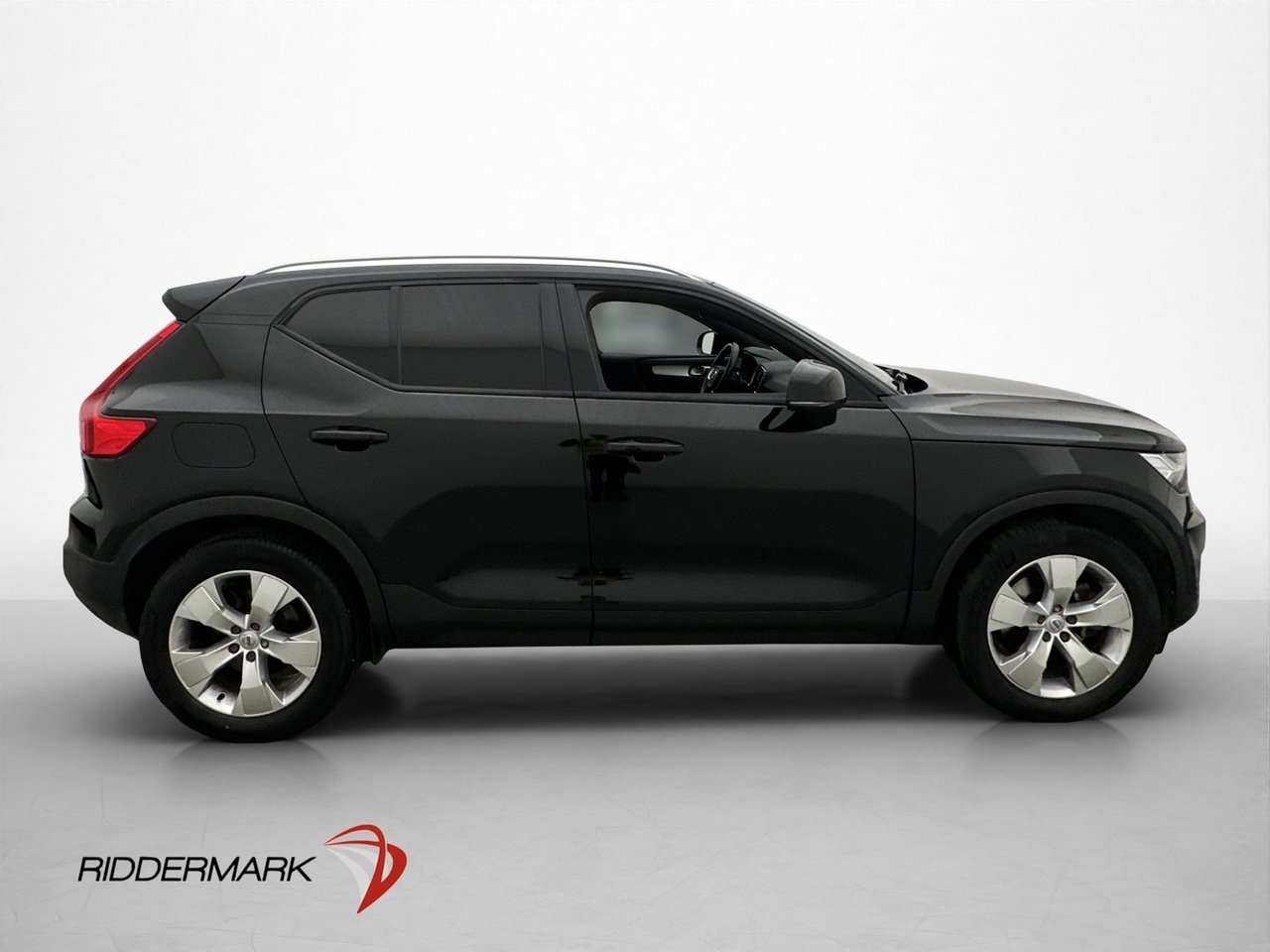 Volvo XC40 B4 Momentum 2021, photo 9/10