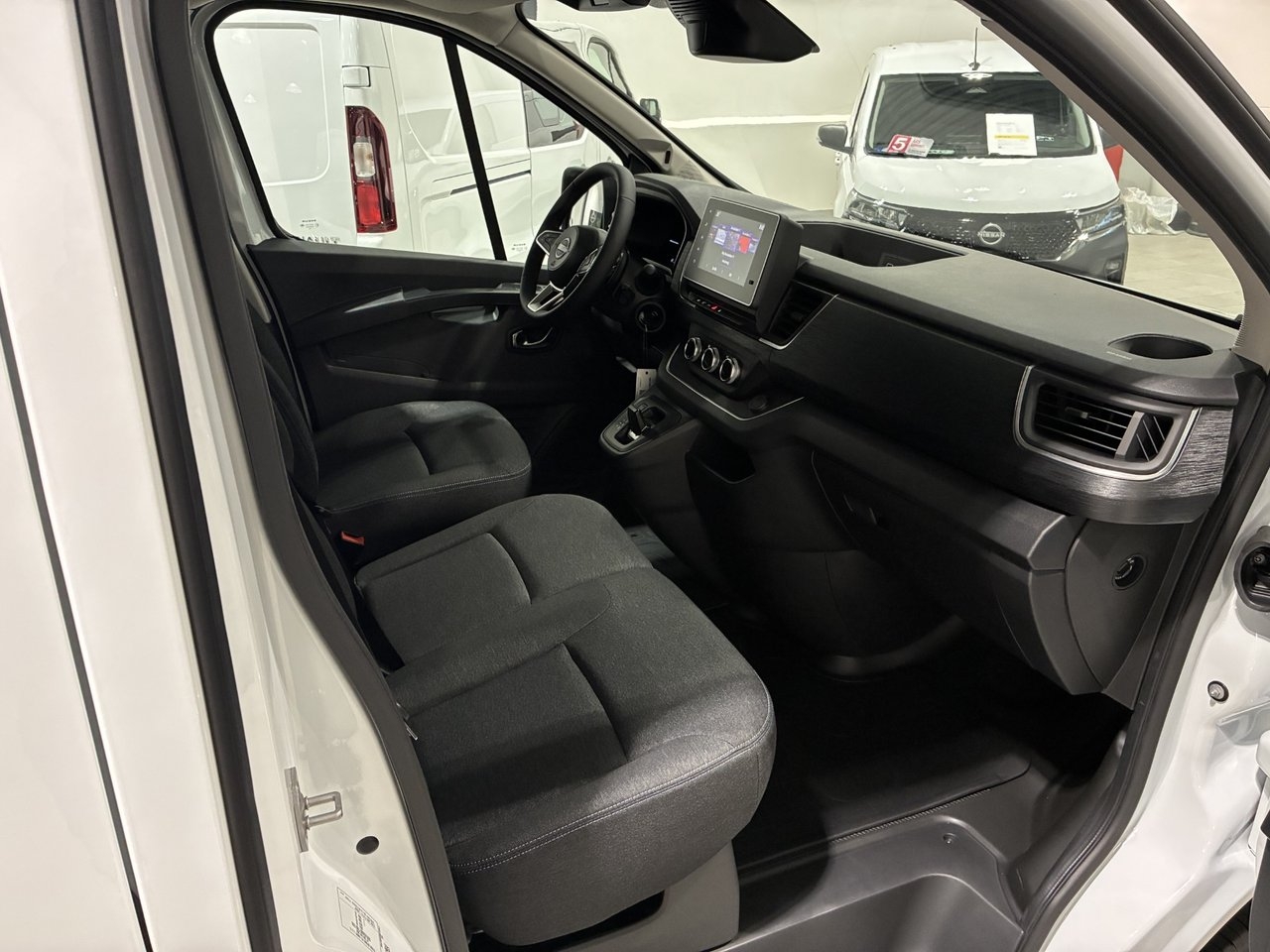 Nissan Primastar dCi 150 N-CONNECTA 2026, photo 5/9