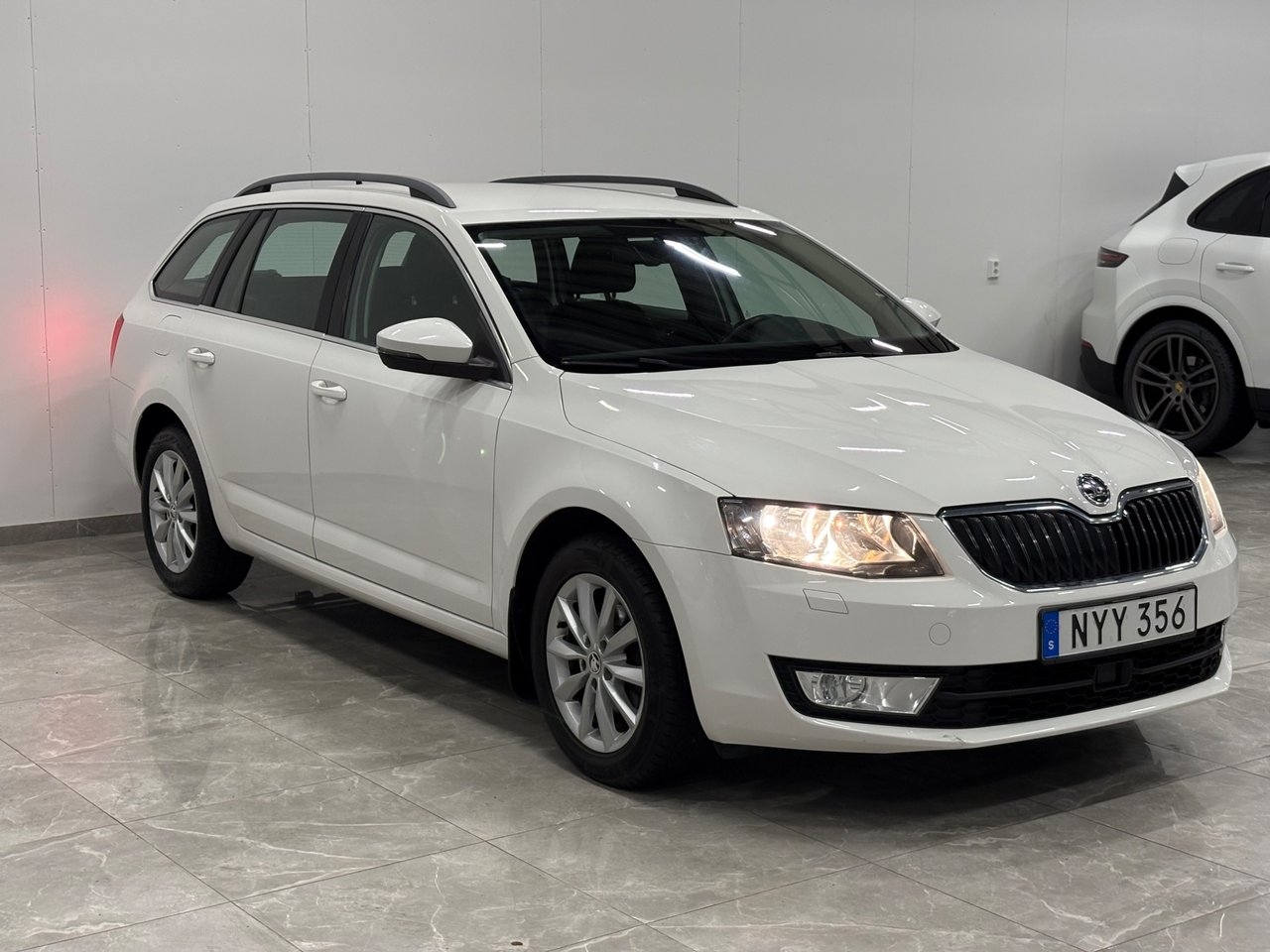 Skoda Octavia 1.6 TDI Ambition 2016, bild 2/10