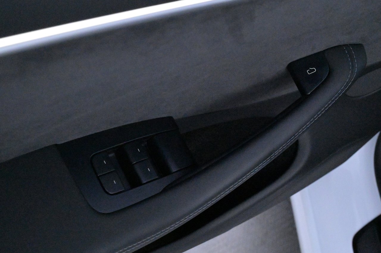 Tesla Model 3 2024, kuva 9/10