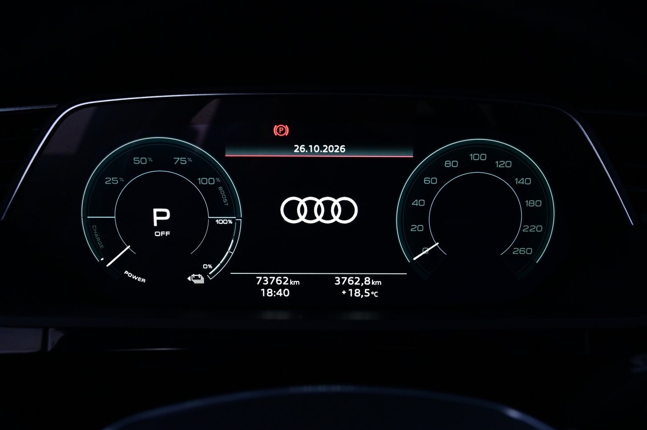 Audi Q8 e-tron 55 2024, photo 9/10