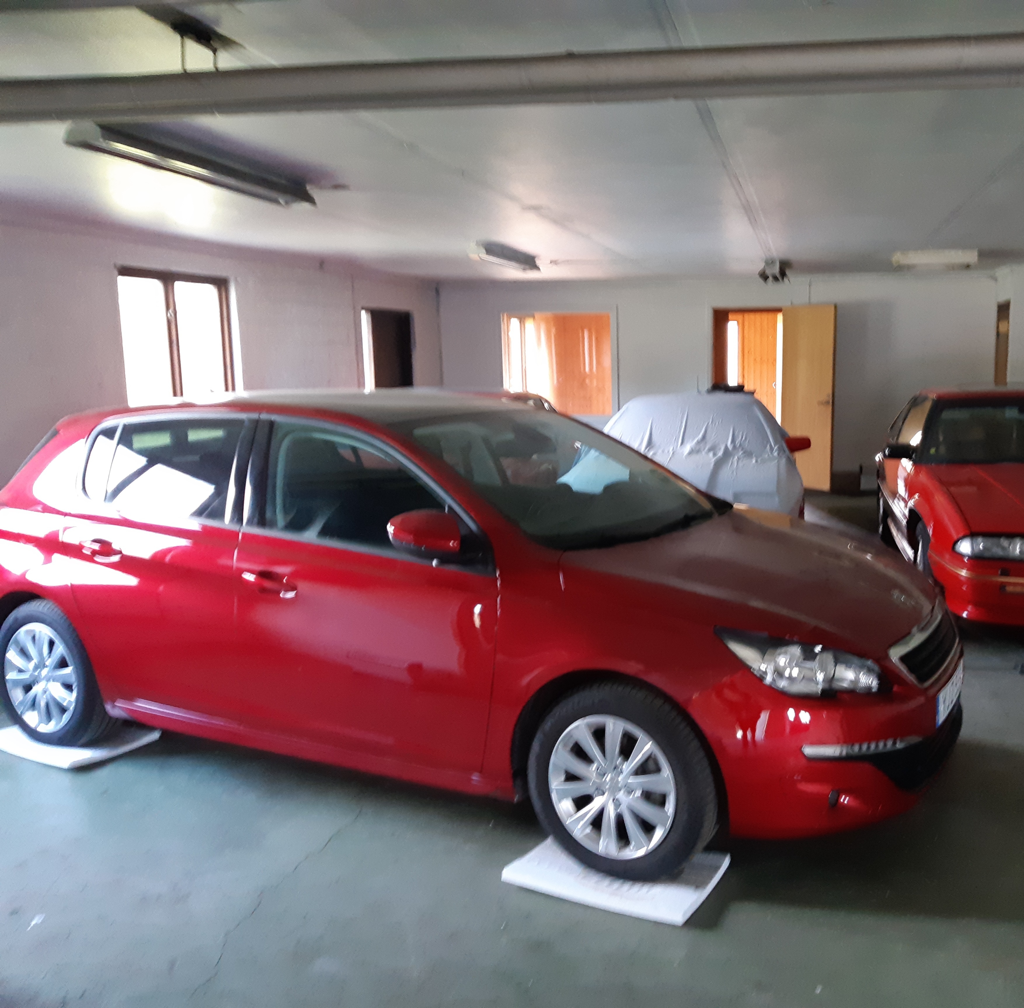 Peugeot 308 2017, bild 2/2