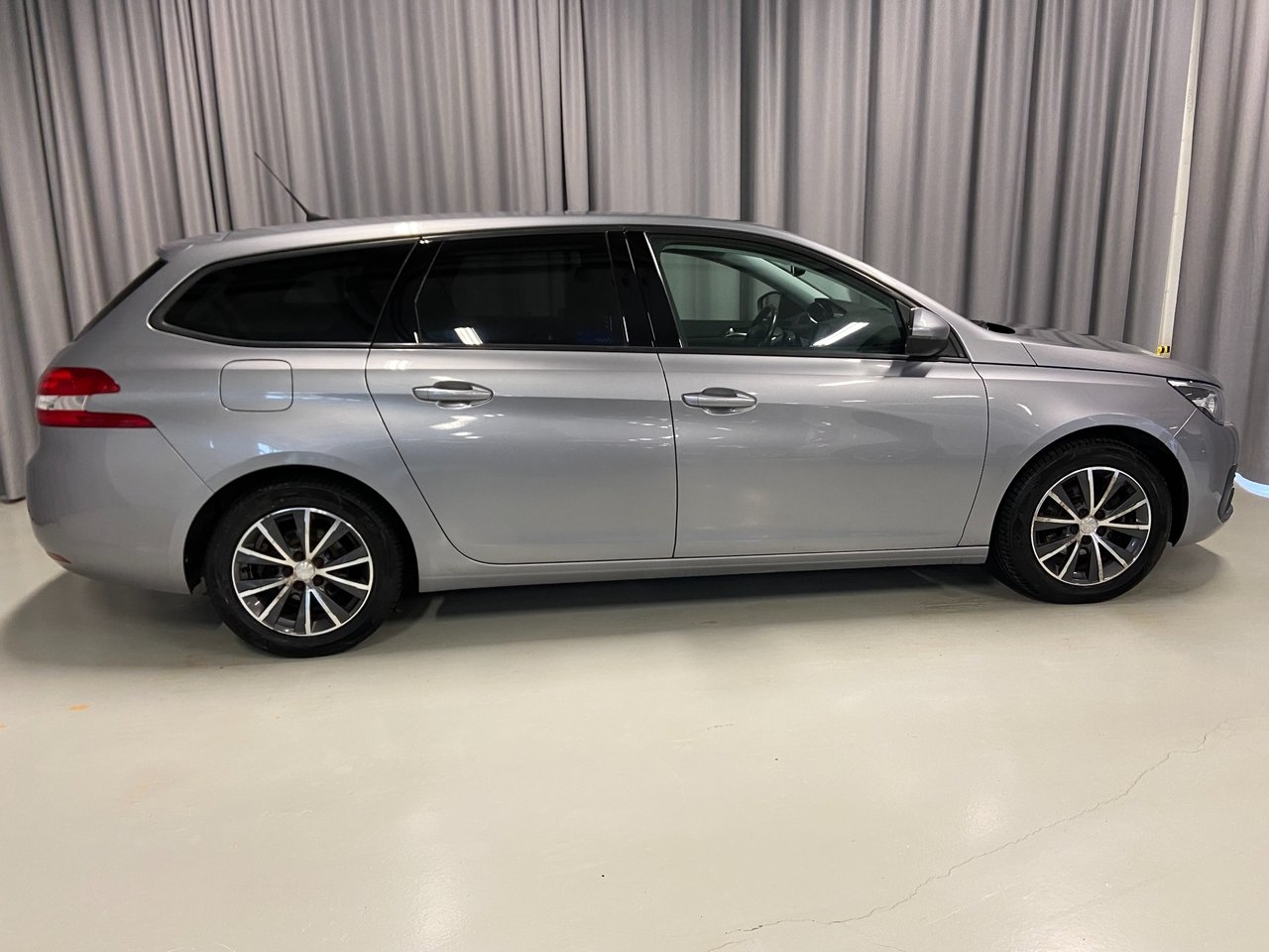 Peugeot 308 1.2 PureTech 110 Active 2018, bild 4/10